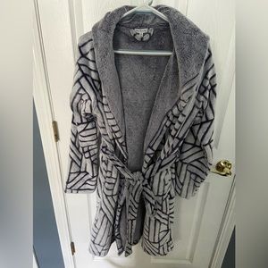 Vera Bradley Geometric Lush XL Robe